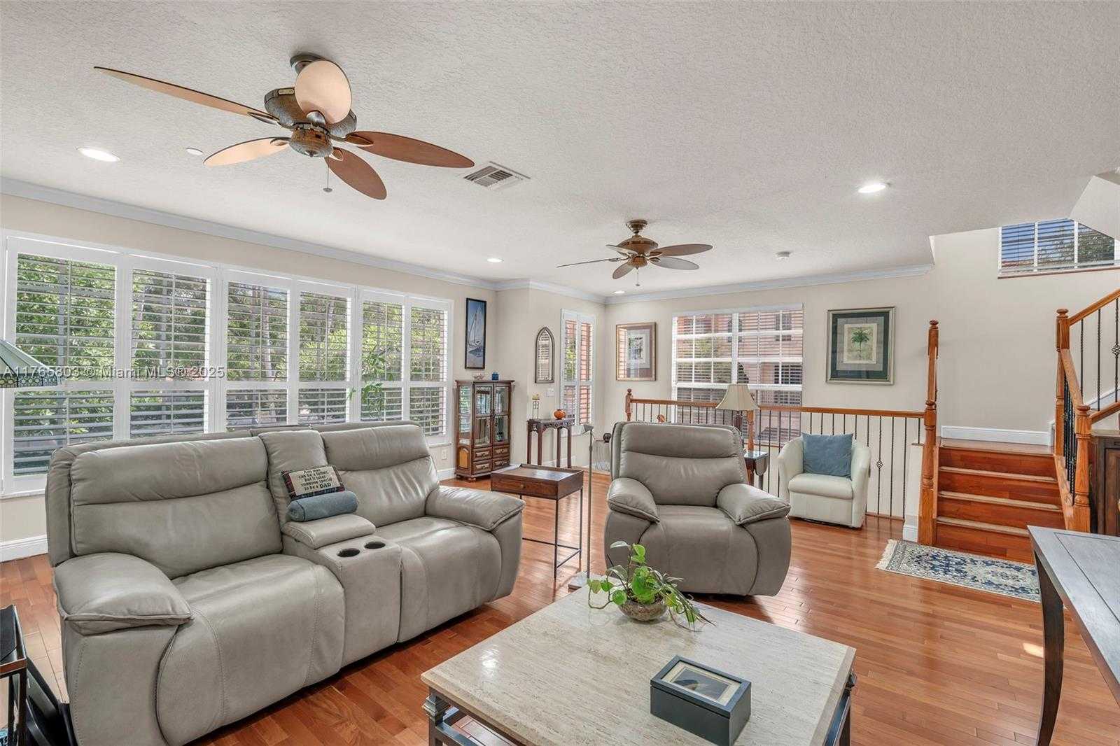 Small Image of 616 NE Venezia Ln, Boca Raton, FL 33487, USA Number 25