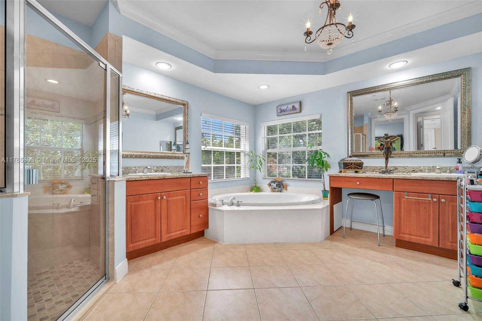 Small Image of 616 NE Venezia Ln, Boca Raton, FL 33487, USA Number 38