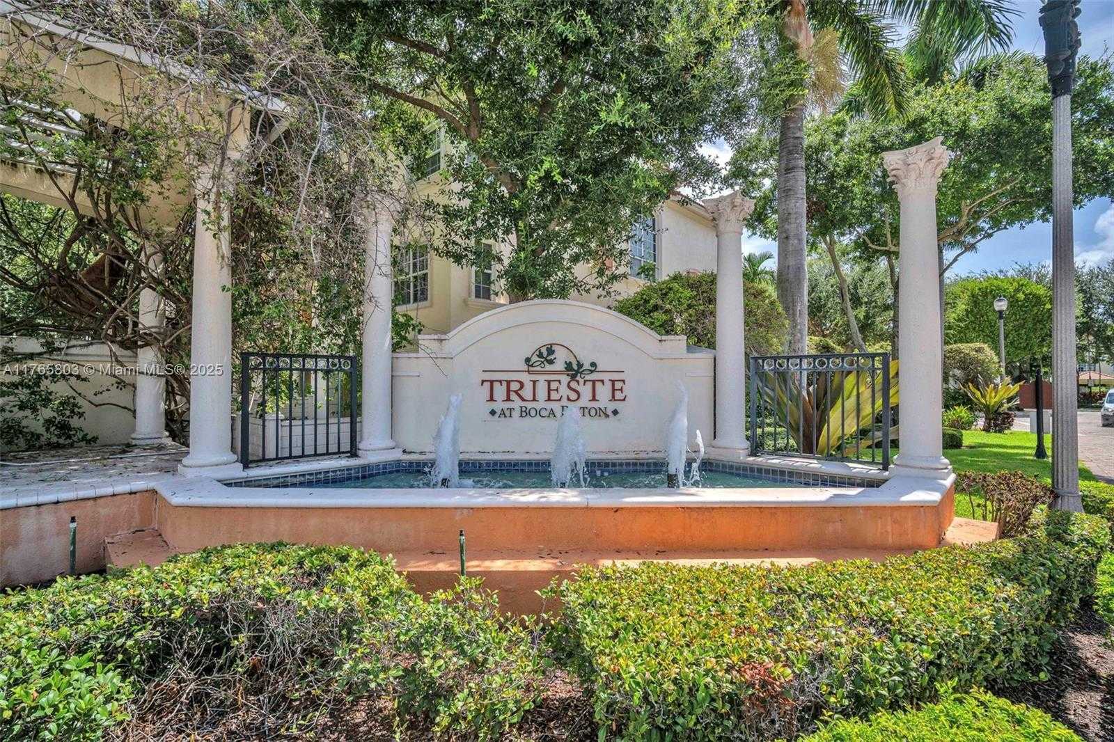 Small Image of 616 NE Venezia Ln, Boca Raton, FL 33487, USA Number 48