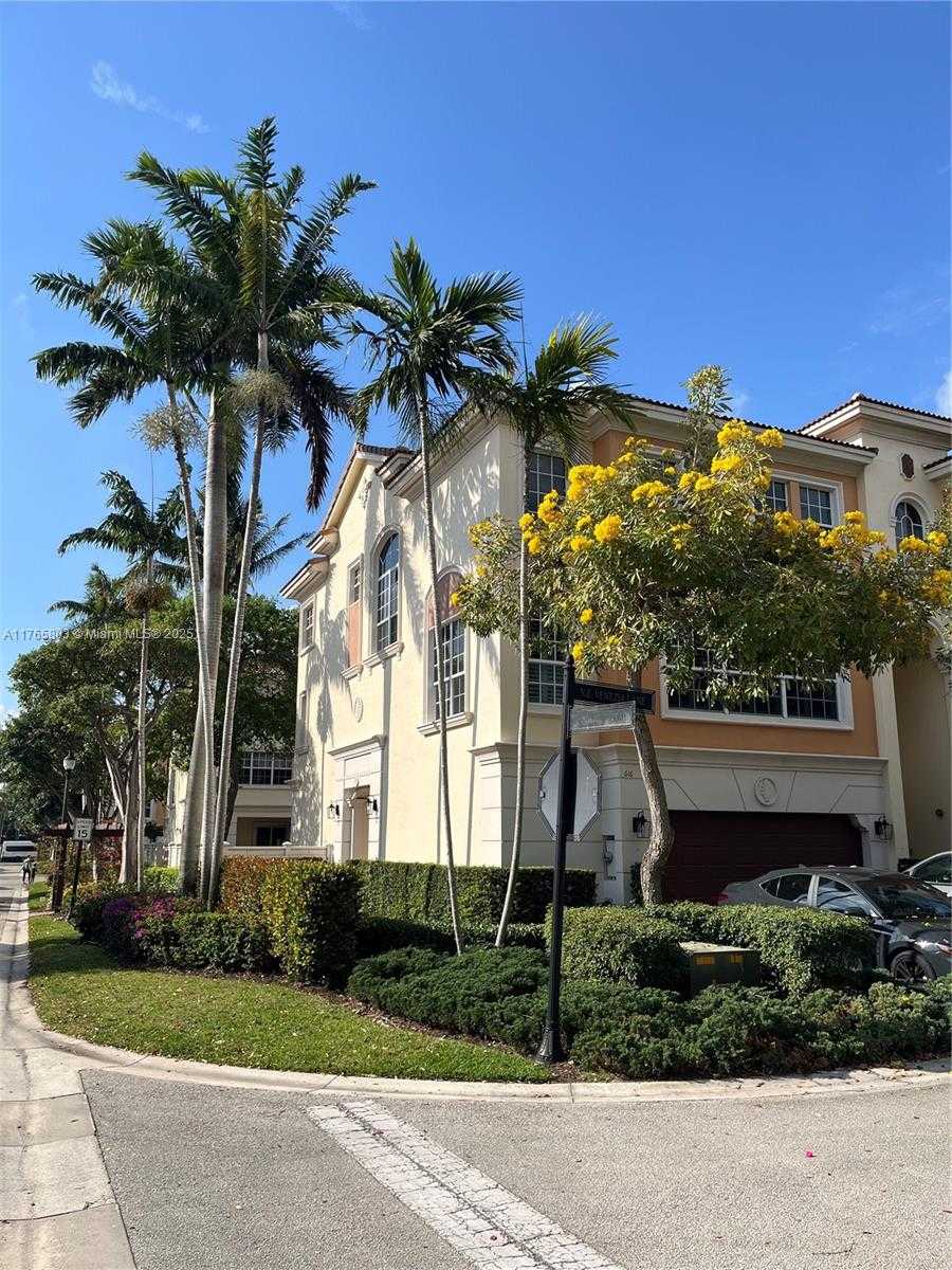 Small Image of 616 NE Venezia Ln, Boca Raton, FL 33487, USA Number 5
