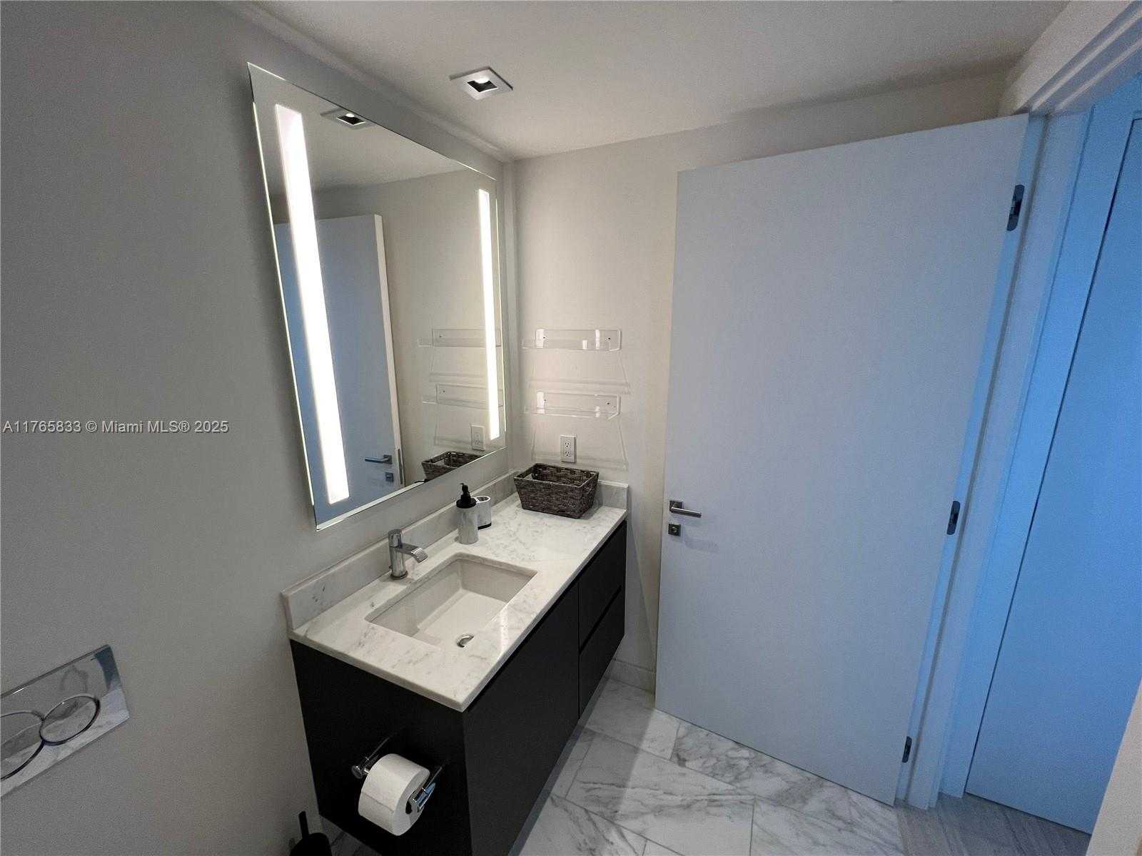 Small Image of 1451 BRICKELL AVE #2004, Miami Number 21