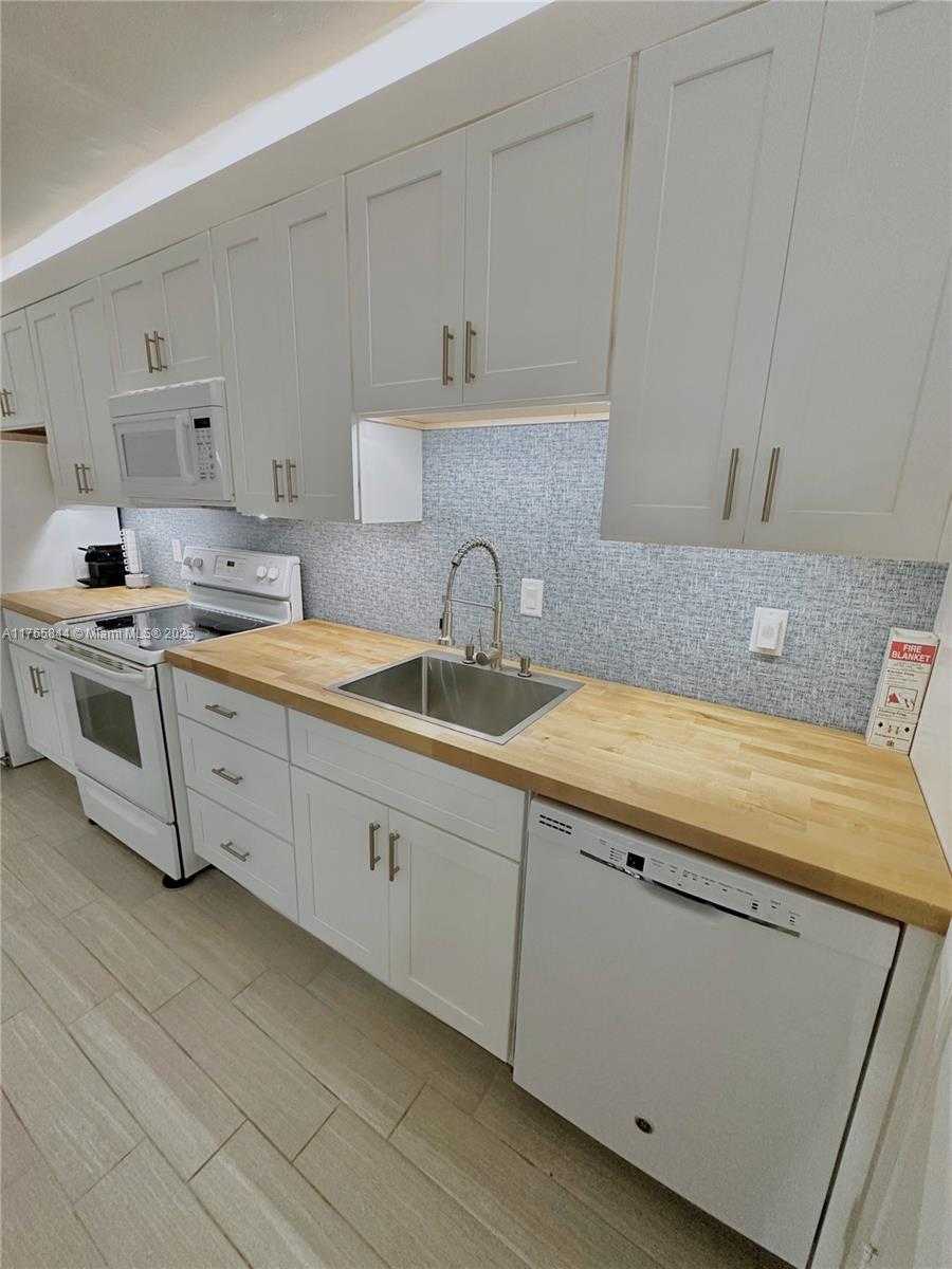 Small Image of 2201 NORTH EAST 66TH ST #1301, Fort Lauderdale Number 5