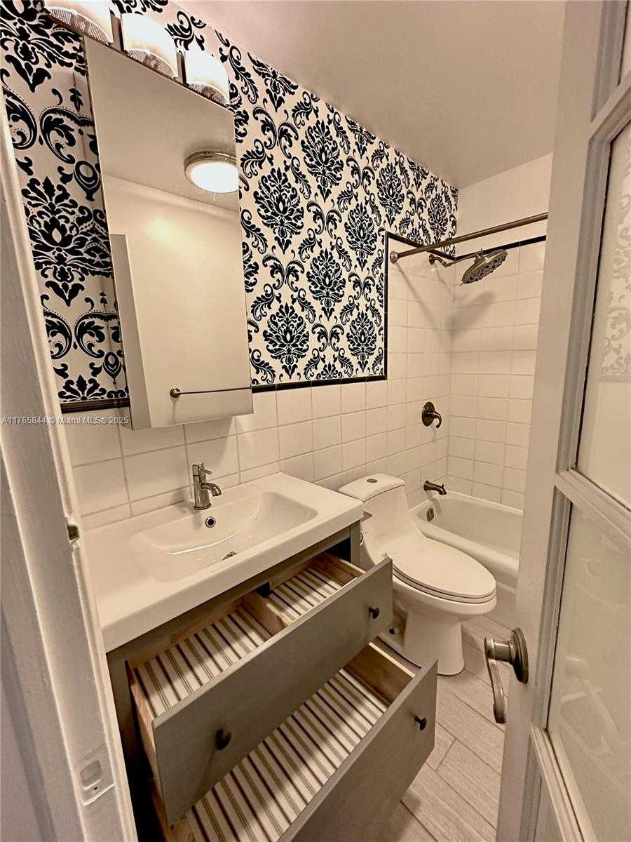Small Image of 2201 NORTH EAST 66TH ST #1301, Fort Lauderdale Number 7