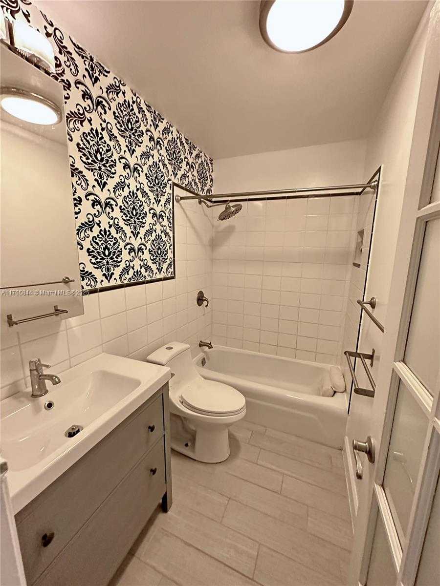 Small Image of 2201 NORTH EAST 66TH ST #1301, Fort Lauderdale Number 8