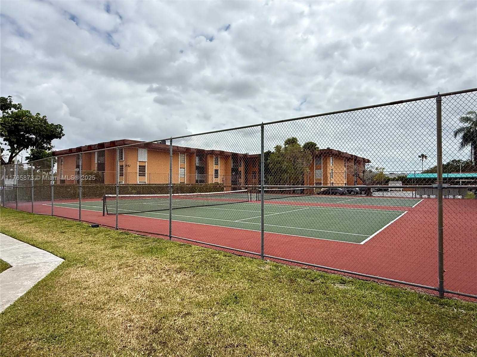 Small Image of 9493 SOUTH WEST 76TH ST #L3, Miami Number 14