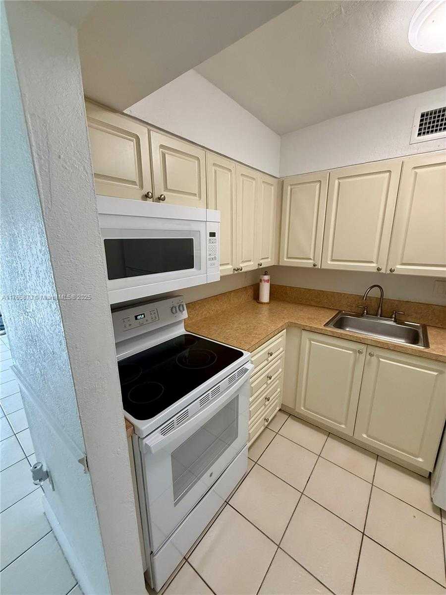Small Image of 9493 SOUTH WEST 76TH ST #L3, Miami Number 6