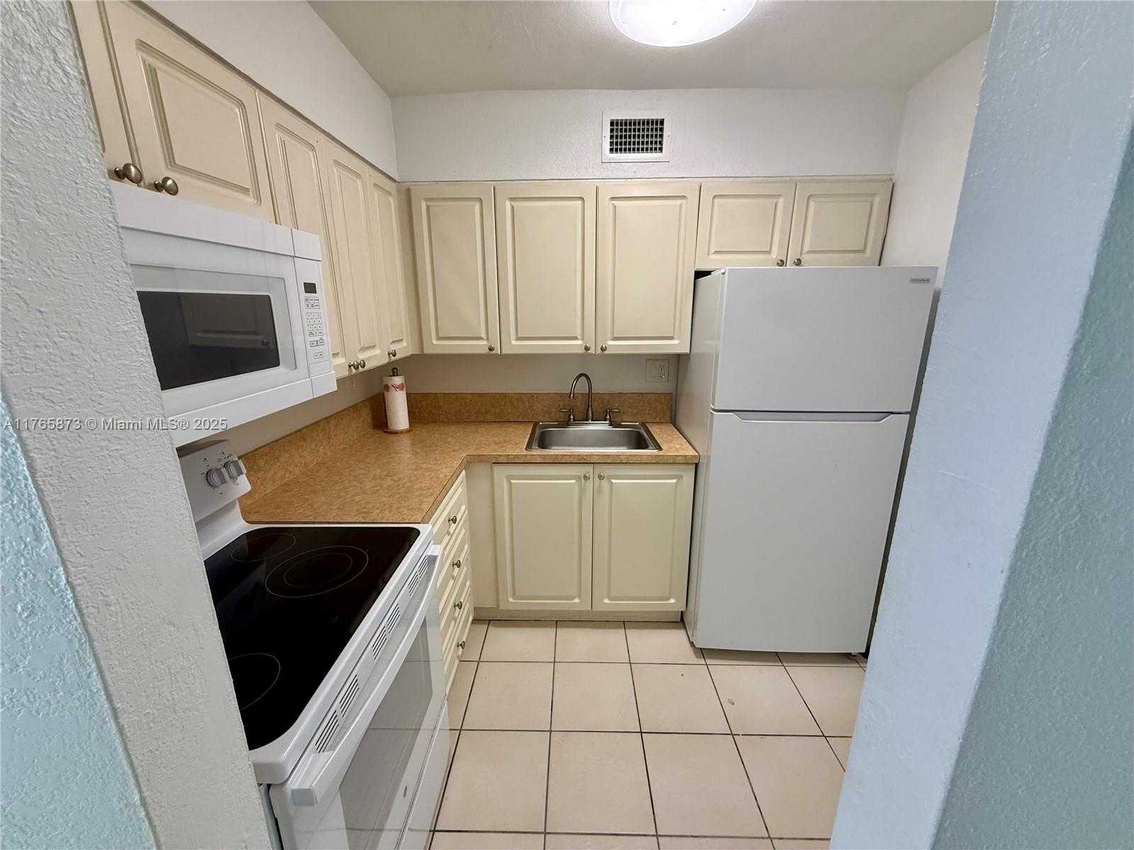 Small Image of 9493 SOUTH WEST 76TH ST #L3, Miami Number 7