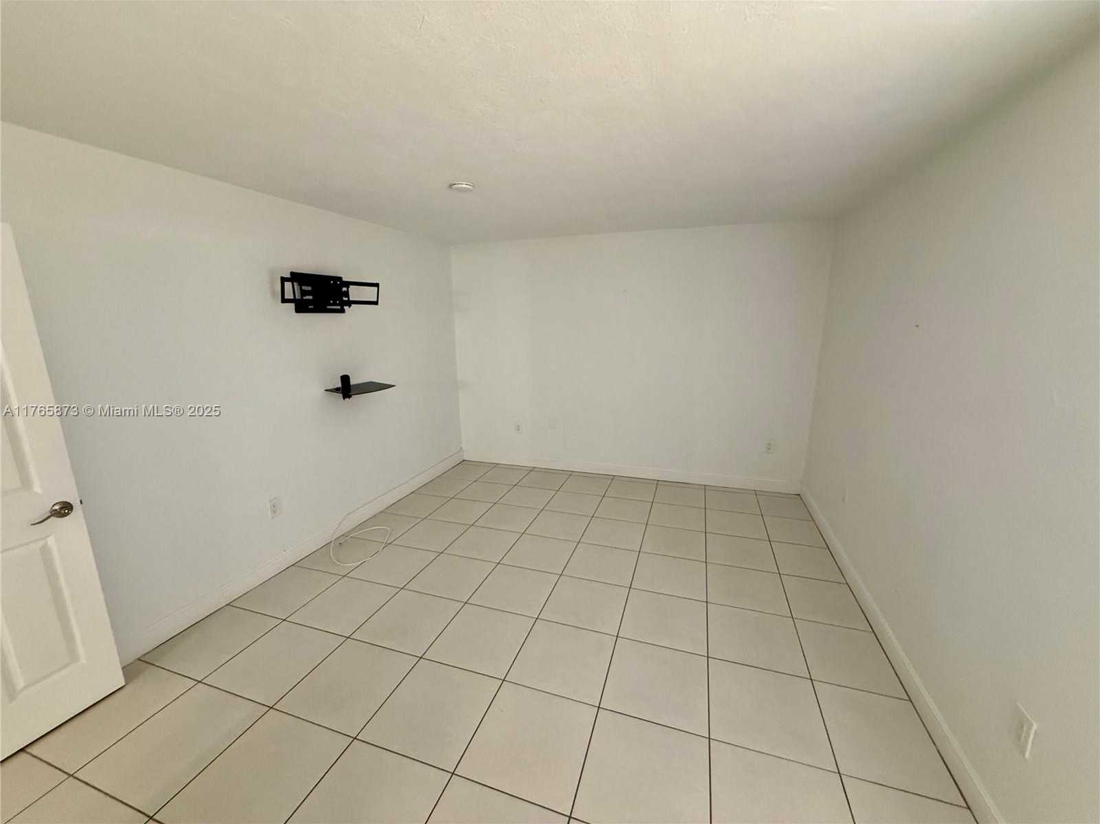 Small Image of 9493 SOUTH WEST 76TH ST #L3, Miami Number 8