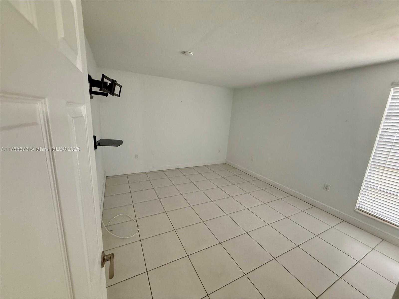 Small Image of 9493 SOUTH WEST 76TH ST #L3, Miami Number 9