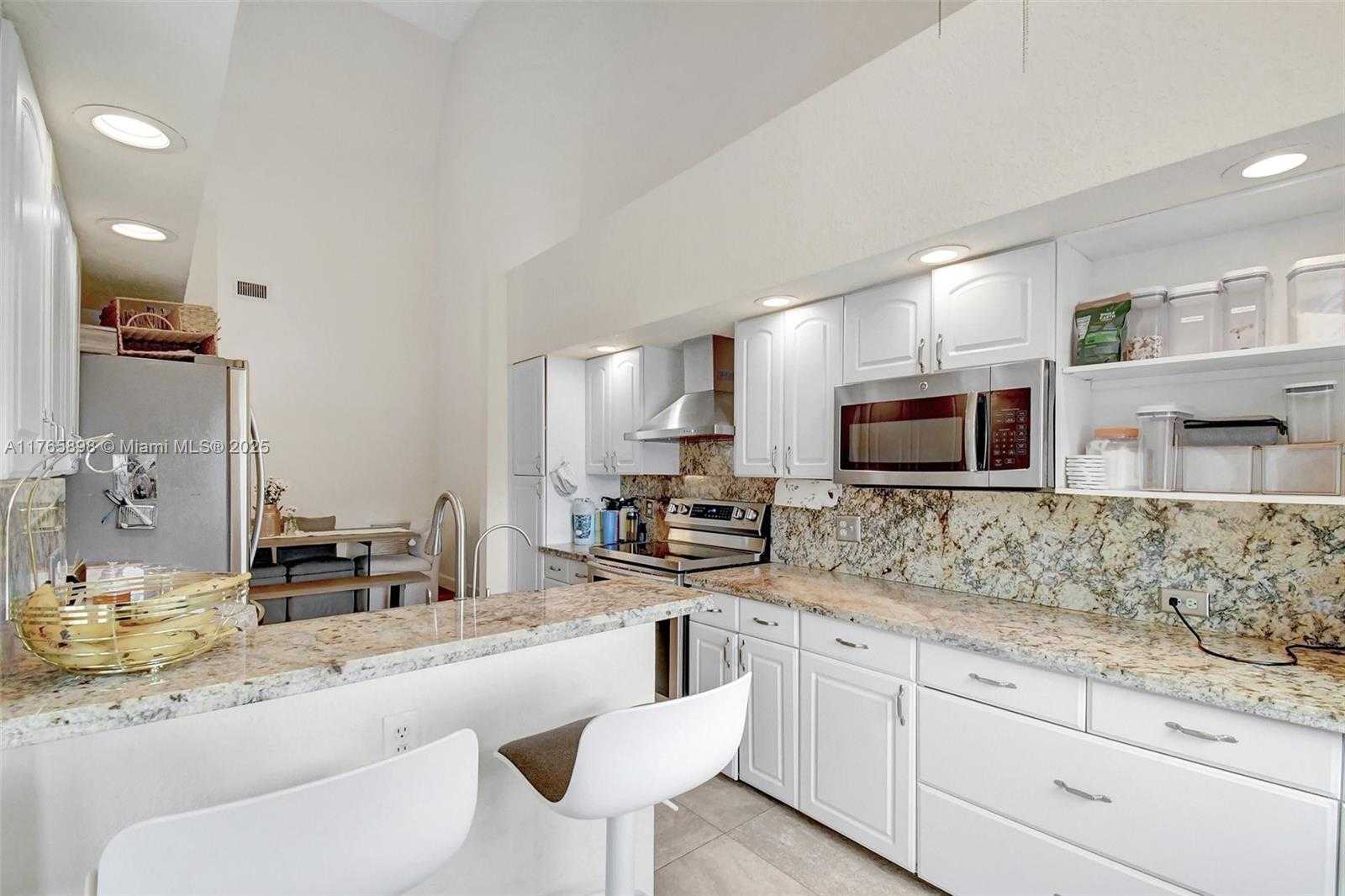 Small Image of 16339 MALIBU DR #22, Weston Number 18