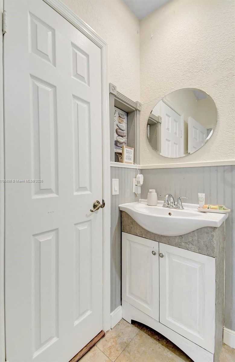 Small Image of 16339 MALIBU DR #22, Weston Number 22