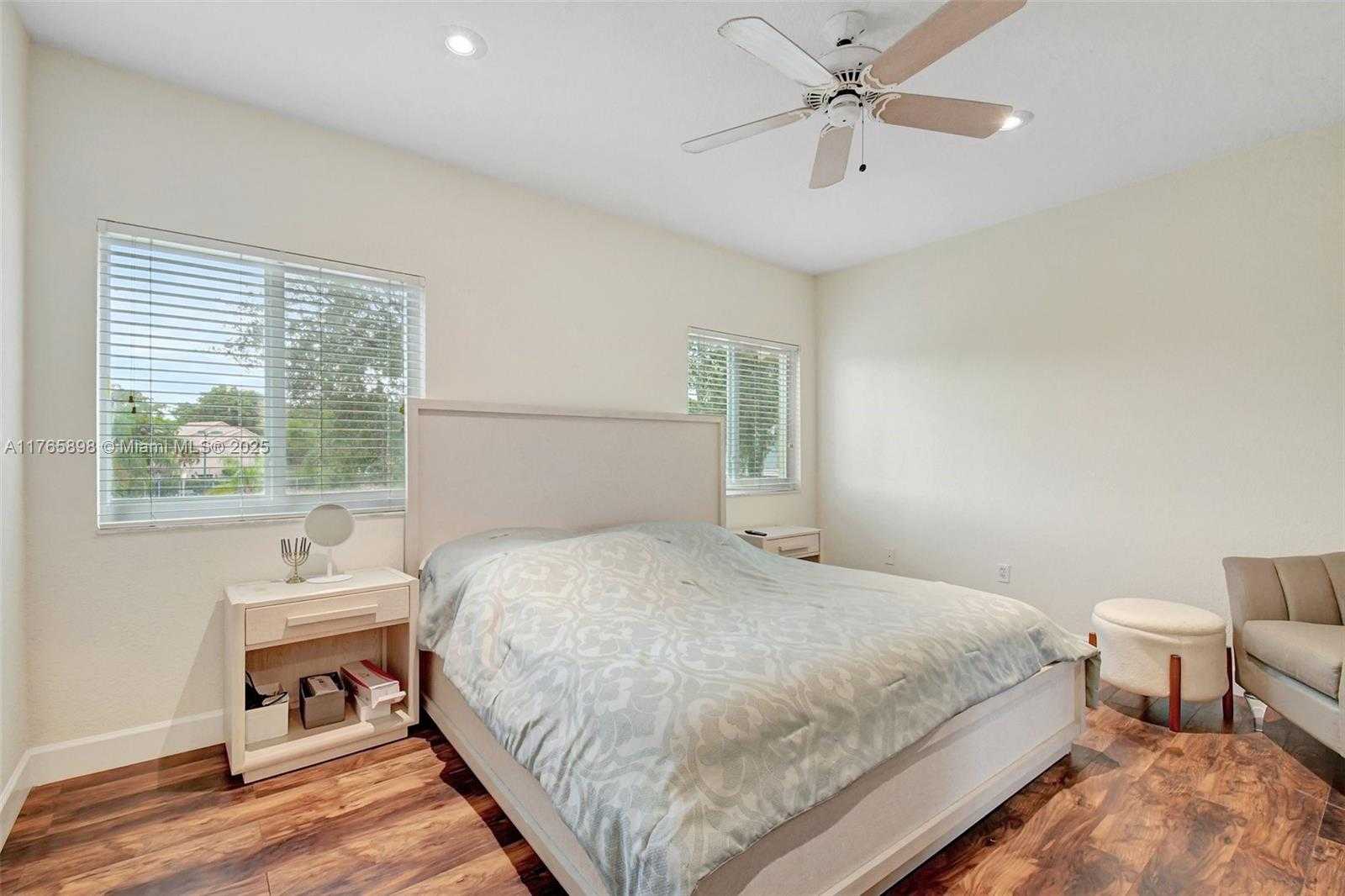 Small Image of 16339 MALIBU DR #22, Weston Number 23
