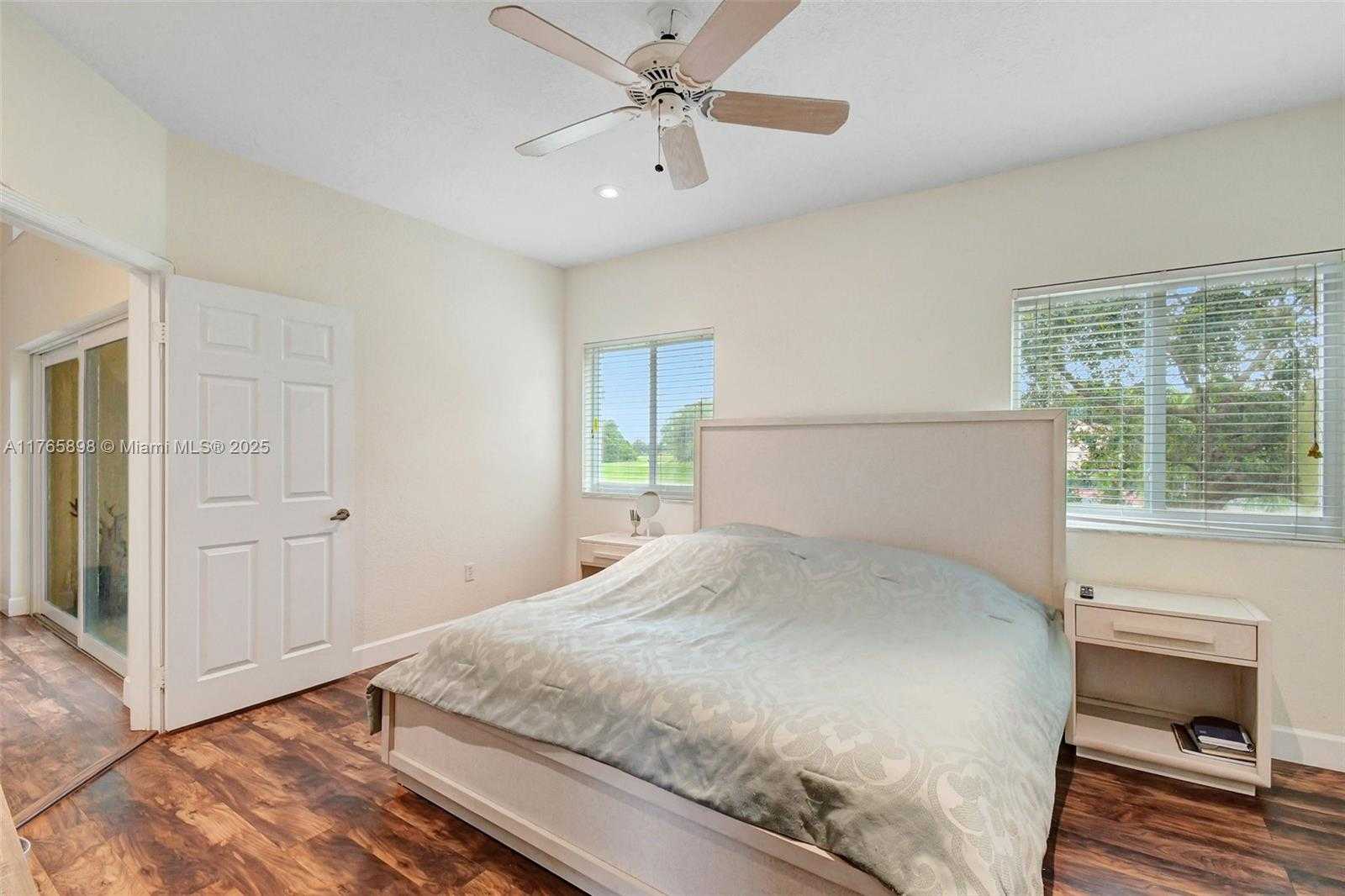 Small Image of 16339 MALIBU DR #22, Weston Number 24