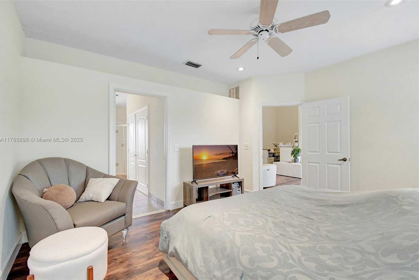 Small Image of 16339 MALIBU DR #22, Weston Number 25