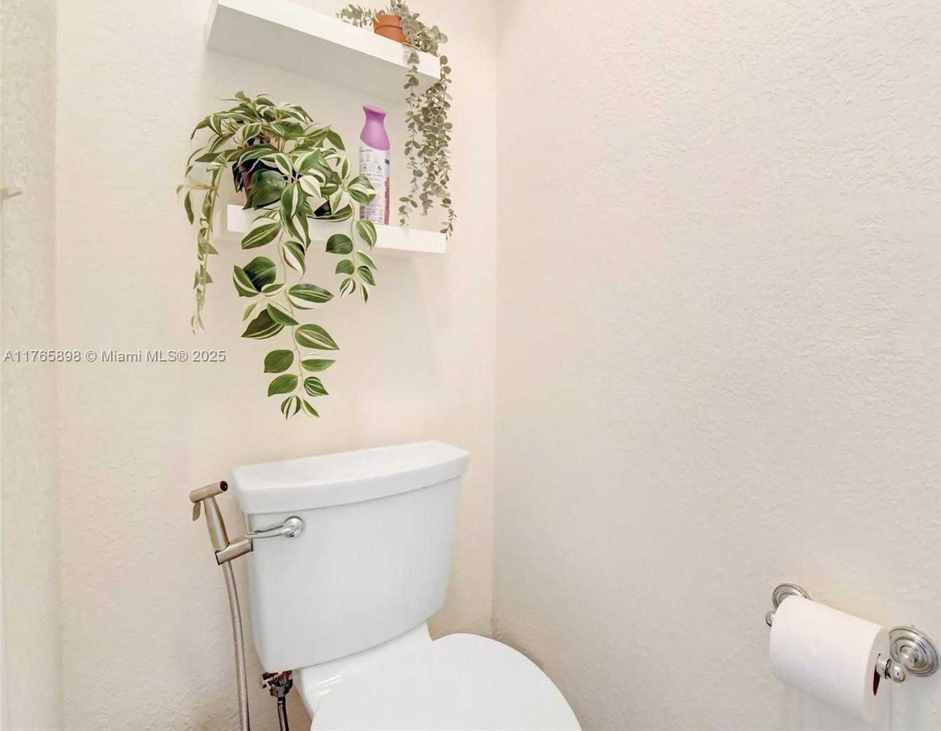 Small Image of 16339 MALIBU DR #22, Weston Number 28