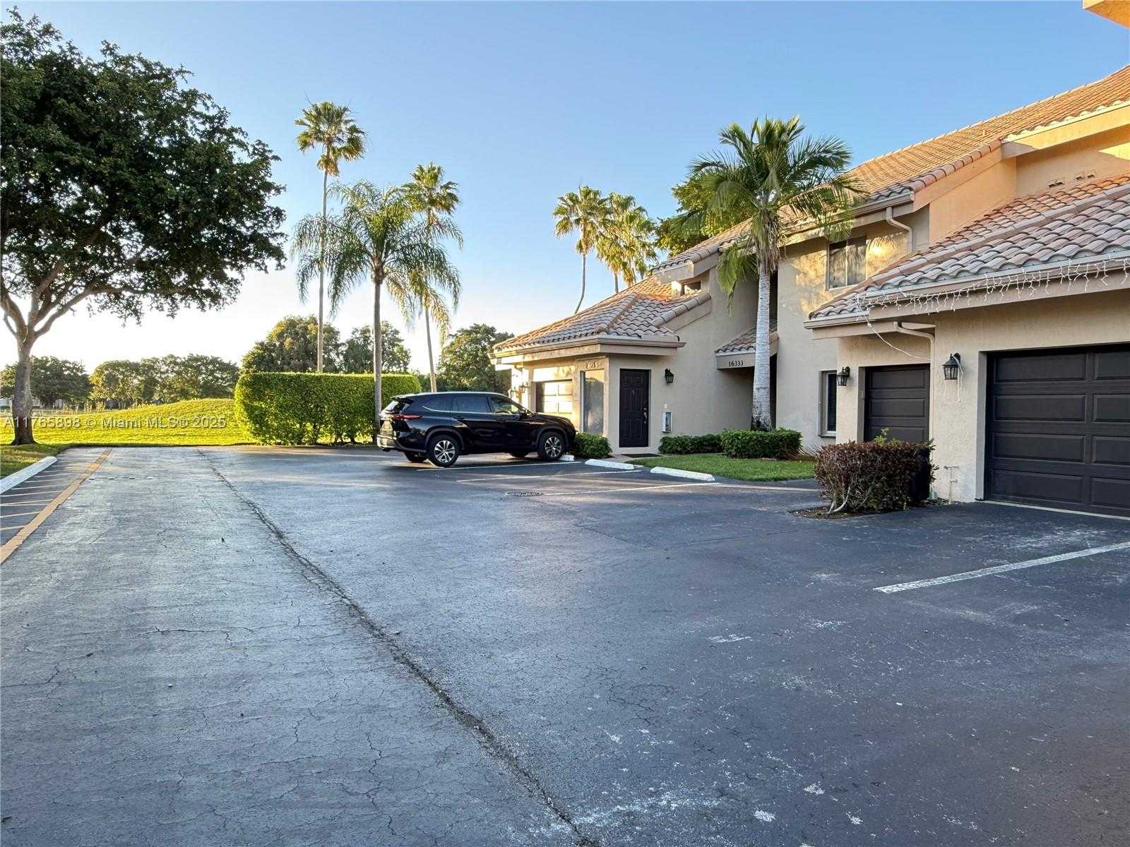 Small Image of 16339 MALIBU DR #22, Weston Number 3
