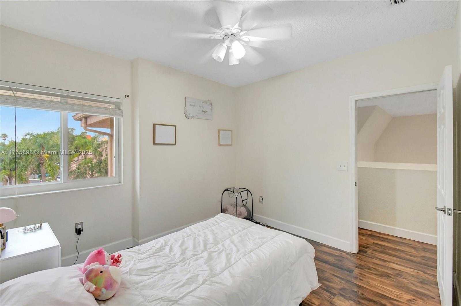 Small Image of 16339 MALIBU DR #22, Weston Number 38