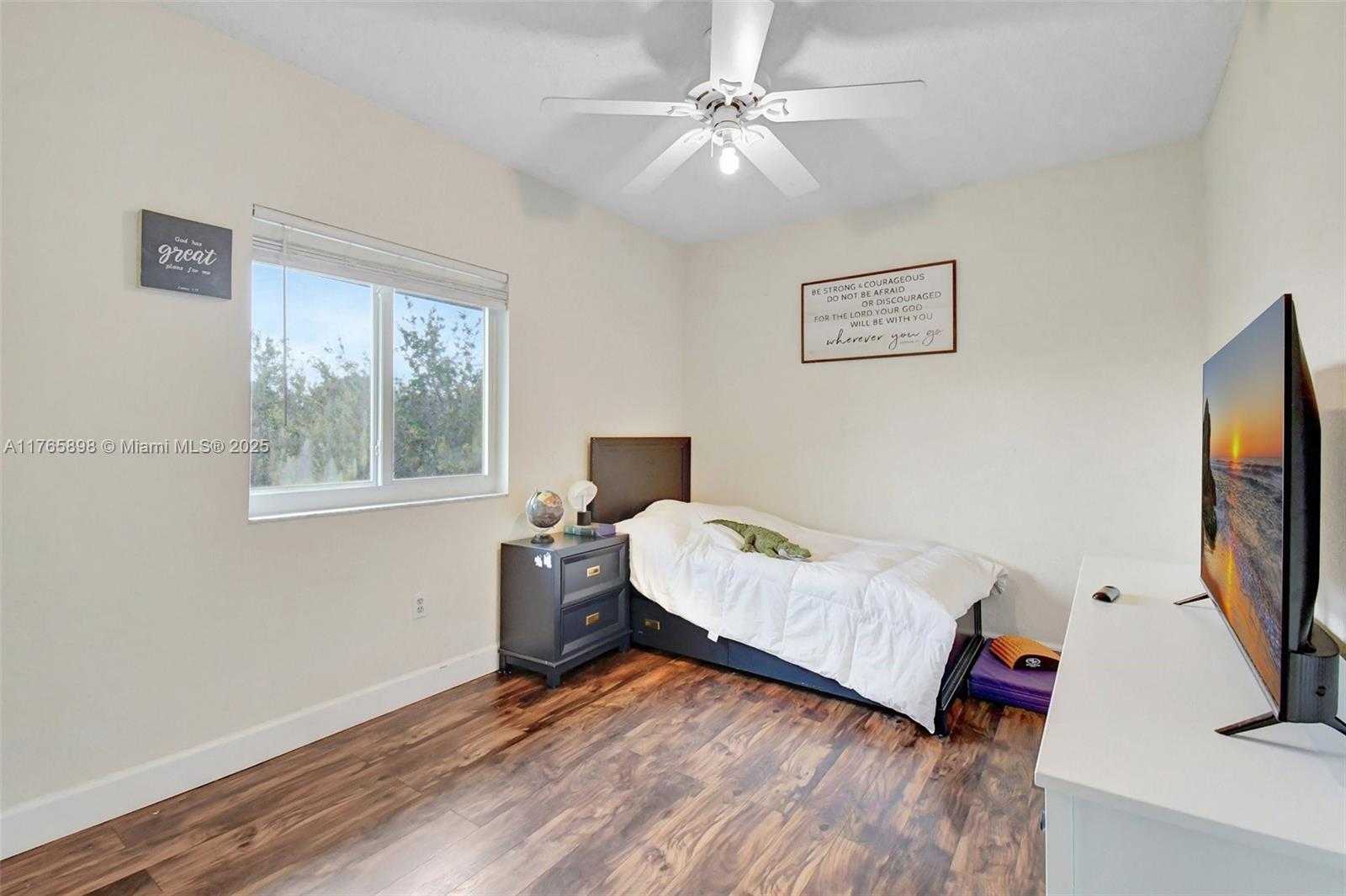 Small Image of 16339 MALIBU DR #22, Weston Number 42