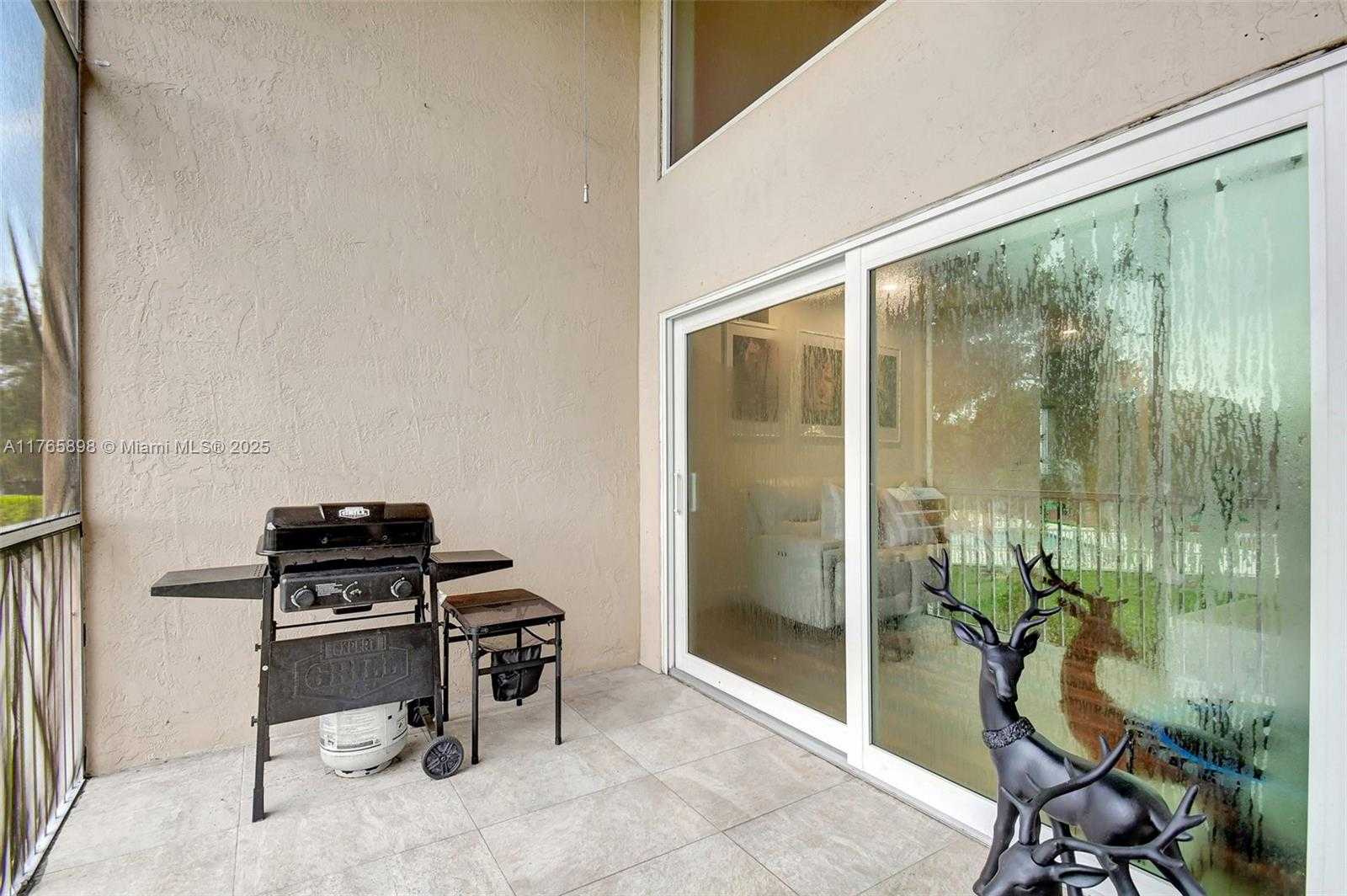 Small Image of 16339 MALIBU DR #22, Weston Number 47
