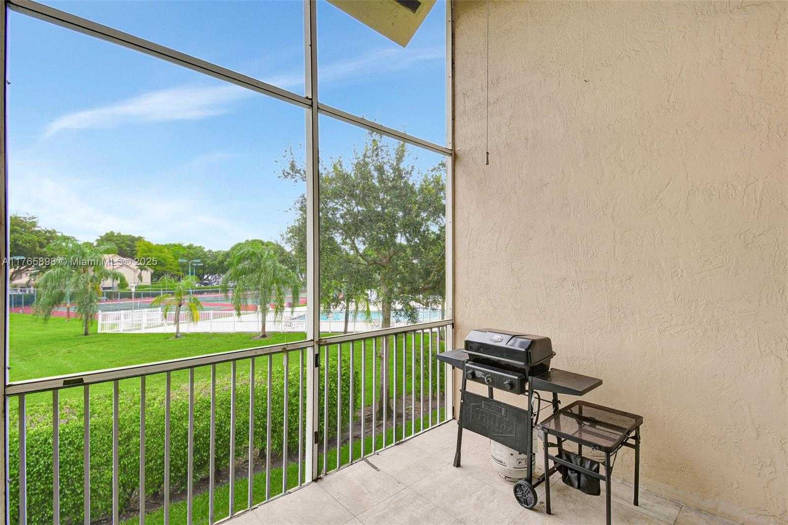 Small Image of 16339 MALIBU DR #22, Weston Number 48