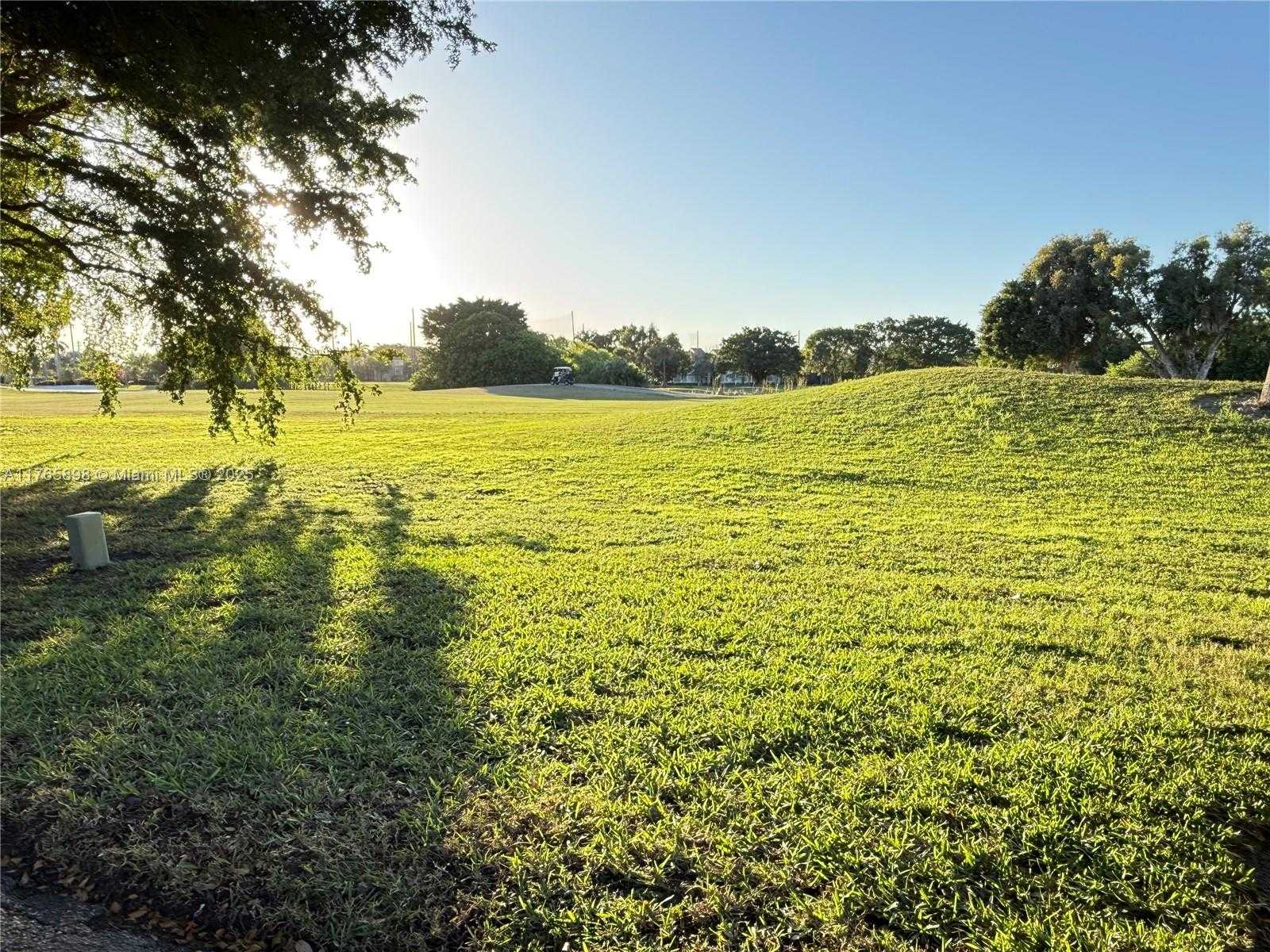 Small Image of 16339 MALIBU DR #22, Weston Number 8