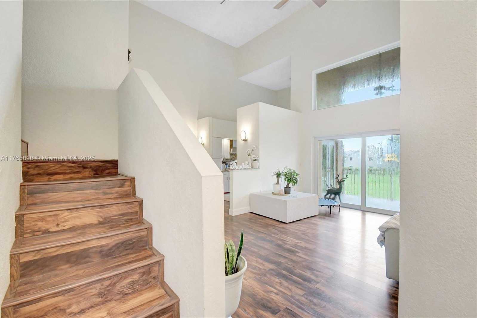 Small Image of 16339 MALIBU DR #22, Weston Number 9