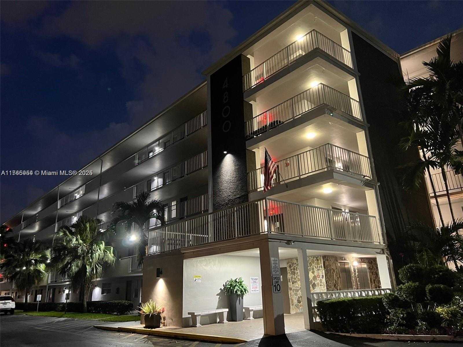 Small Image of 4800 HILLCREST LN #402, Hollywood Number 28