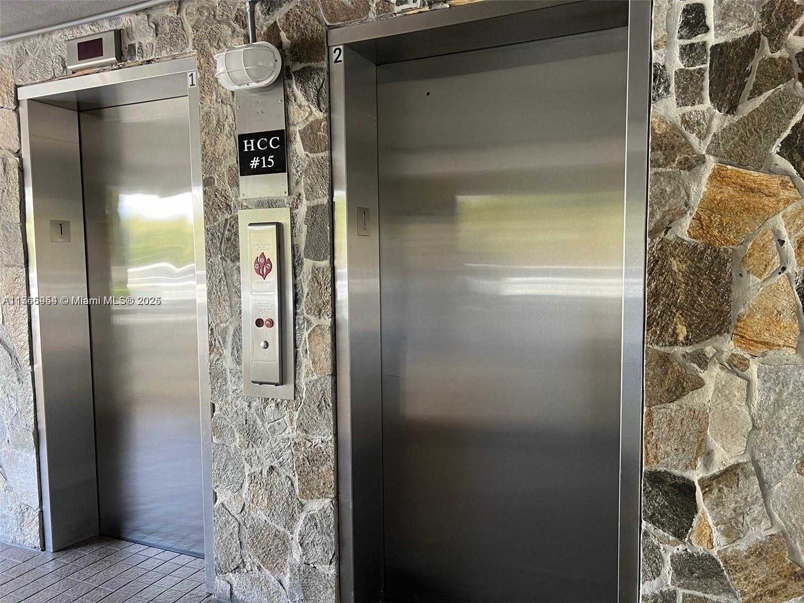 Small Image of 4800 HILLCREST LN #402, Hollywood Number 3