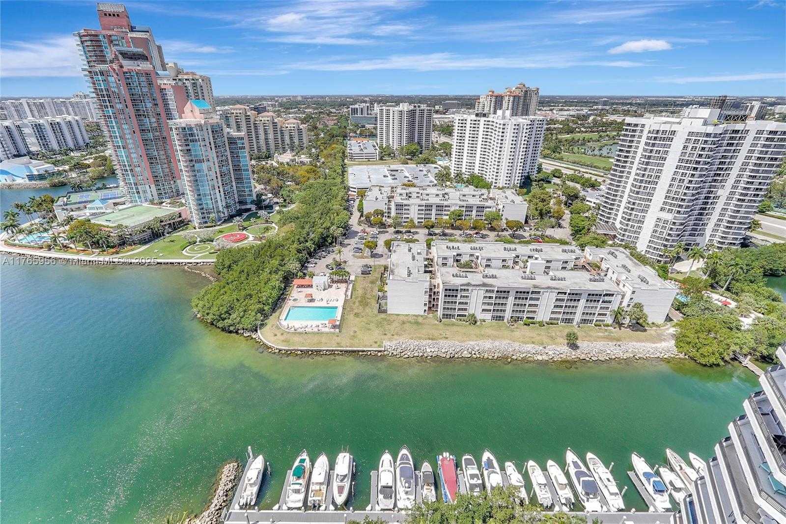 Small Image of 3530 MYSTIC POINTE DR #2903, Aventura Number 14