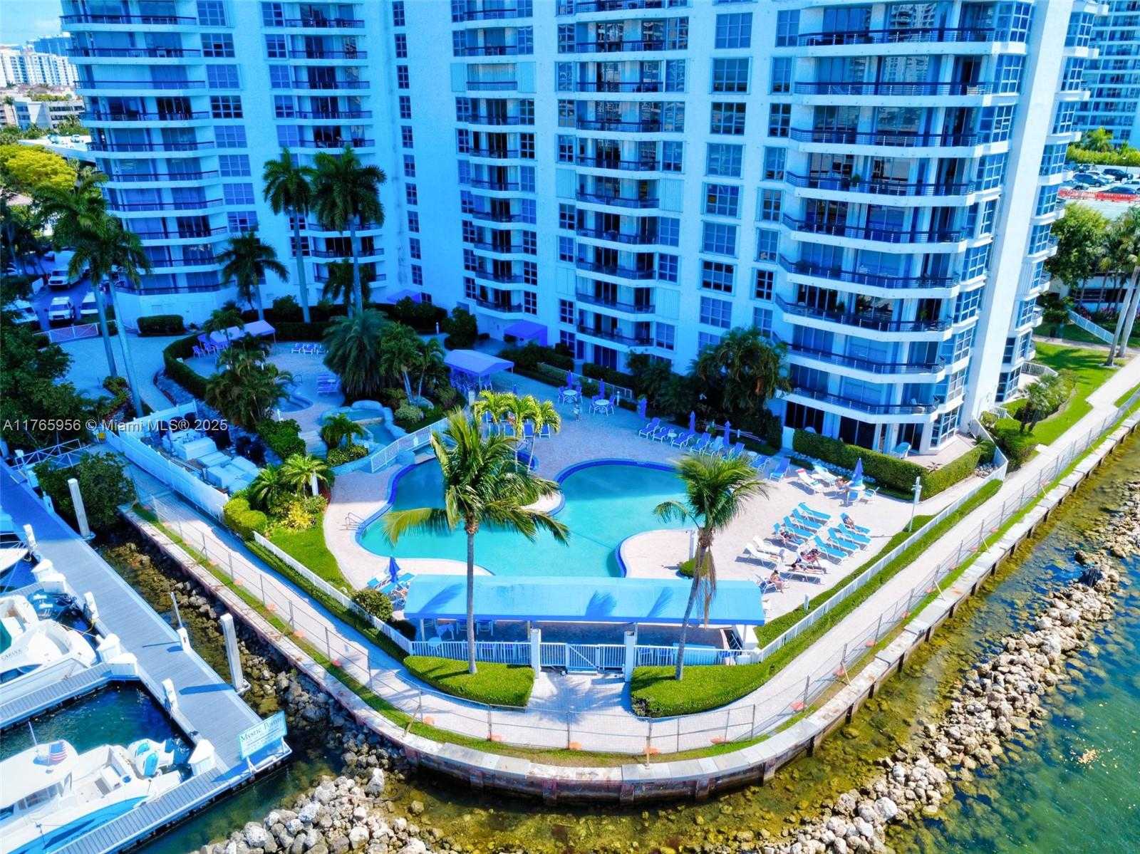 Small Image of 3530 MYSTIC POINTE DR #2903, Aventura Number 16