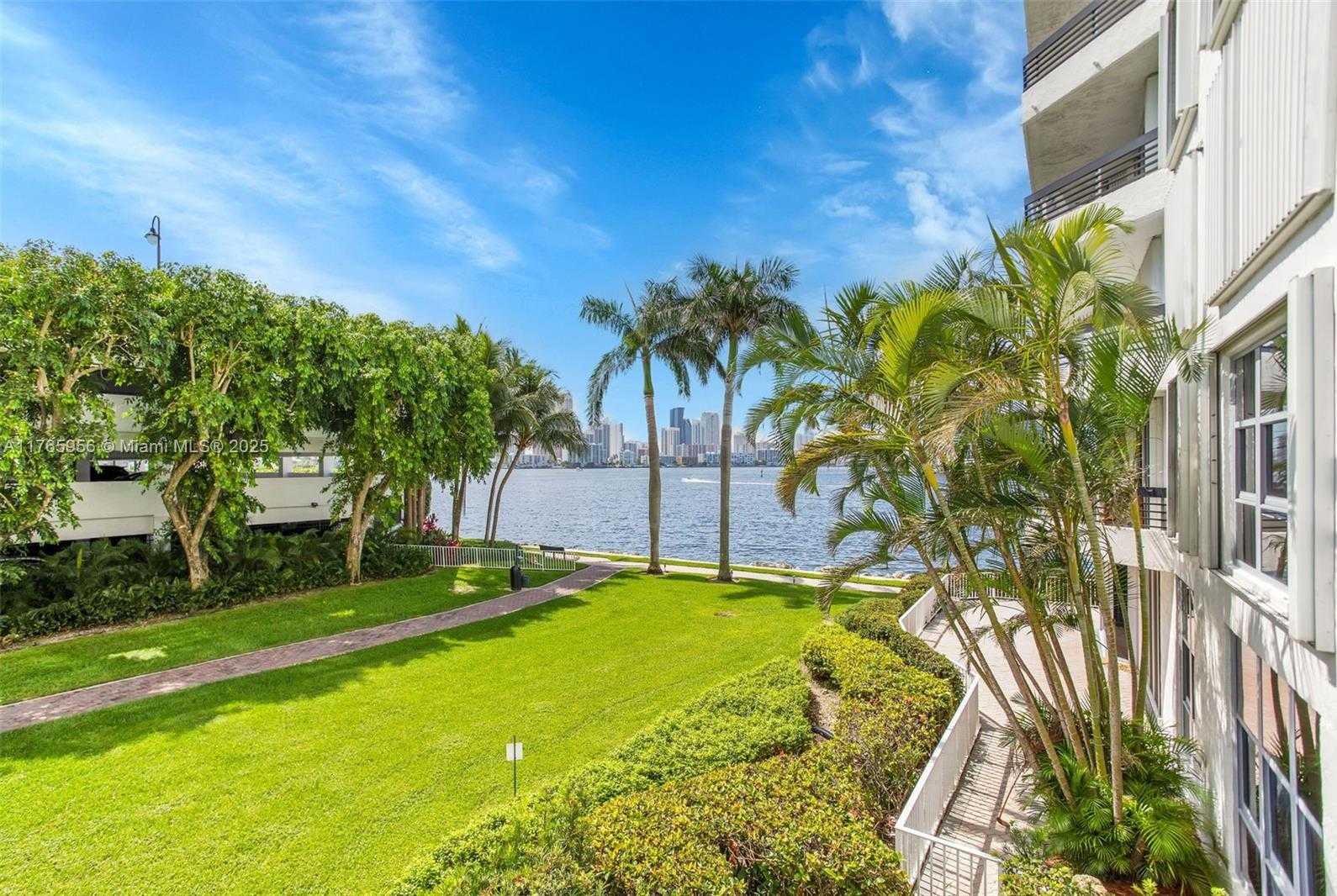 Small Image of 3530 MYSTIC POINTE DR #2903, Aventura Number 23