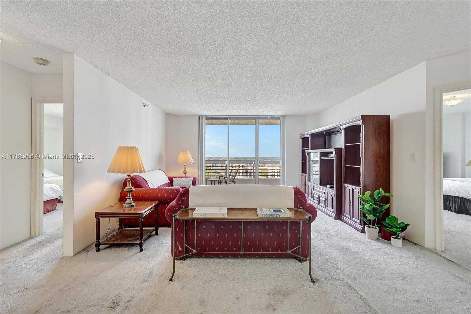 Small Image of 3530 MYSTIC POINTE DR #2903, Aventura Number 4