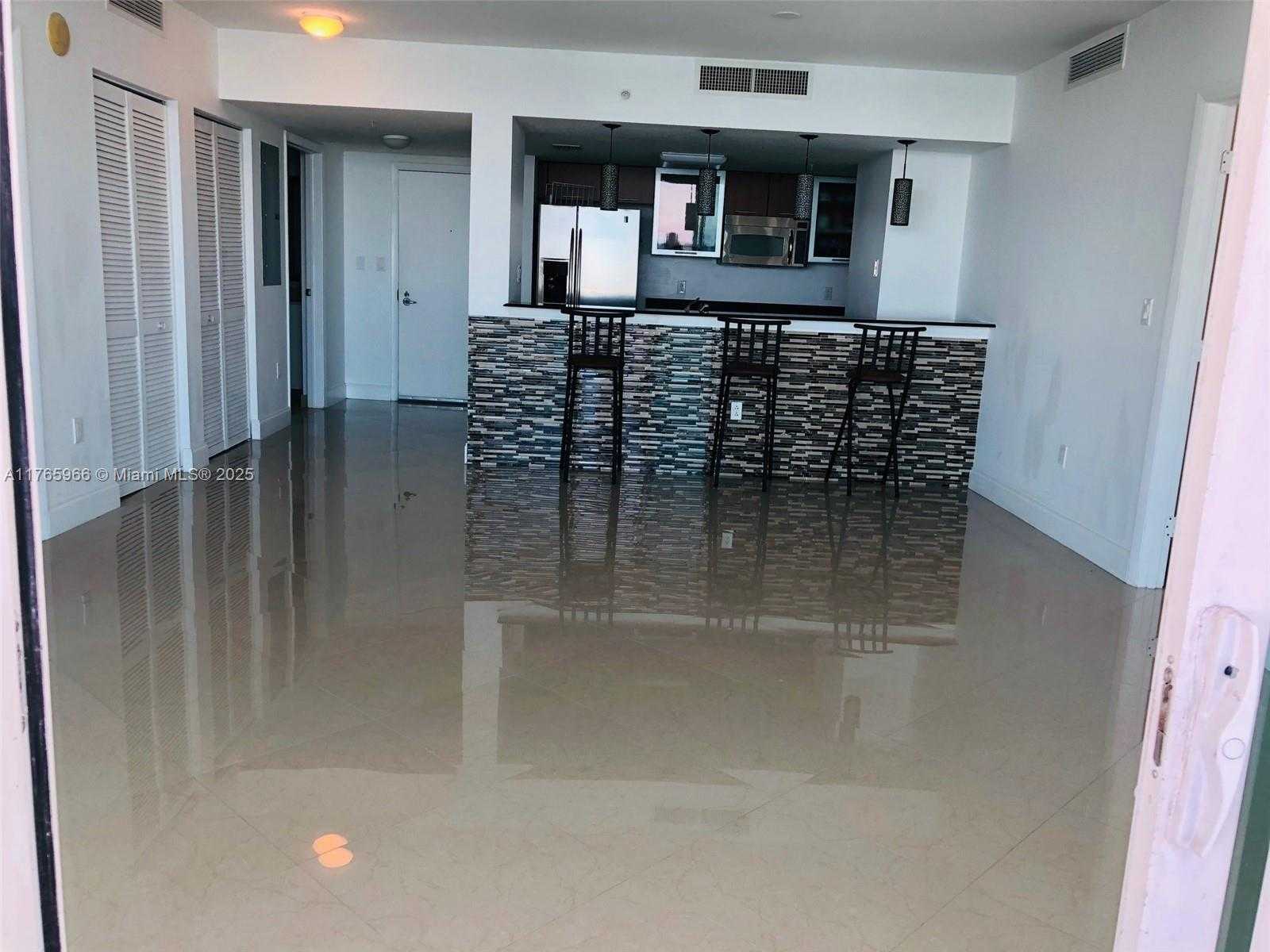 Small Image of 1800 NORTH BAYSHORE DR #3205, Miami Number 14