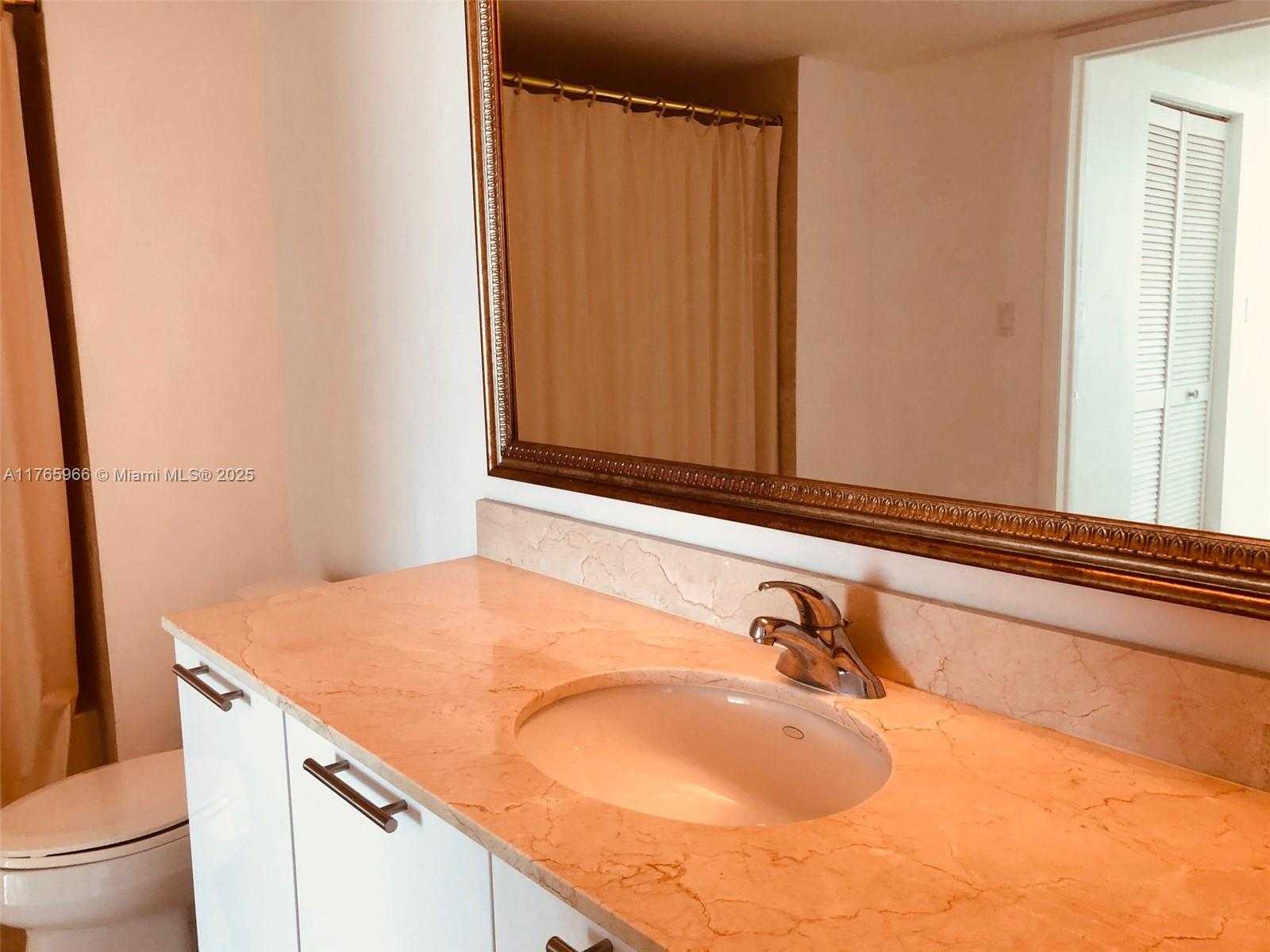 Small Image of 1800 NORTH BAYSHORE DR #3205, Miami Number 16