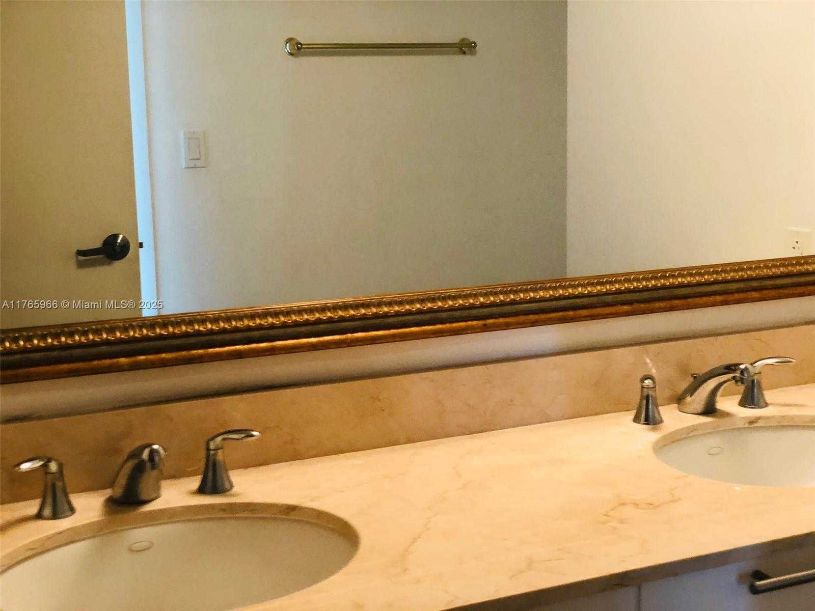 Small Image of 1800 NORTH BAYSHORE DR #3205, Miami Number 19
