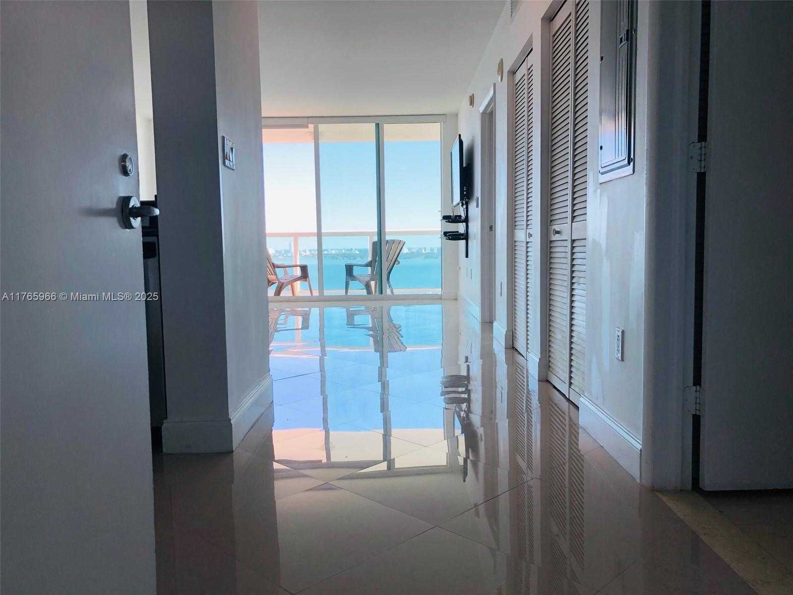 Small Image of 1800 NORTH BAYSHORE DR #3205, Miami Number 2