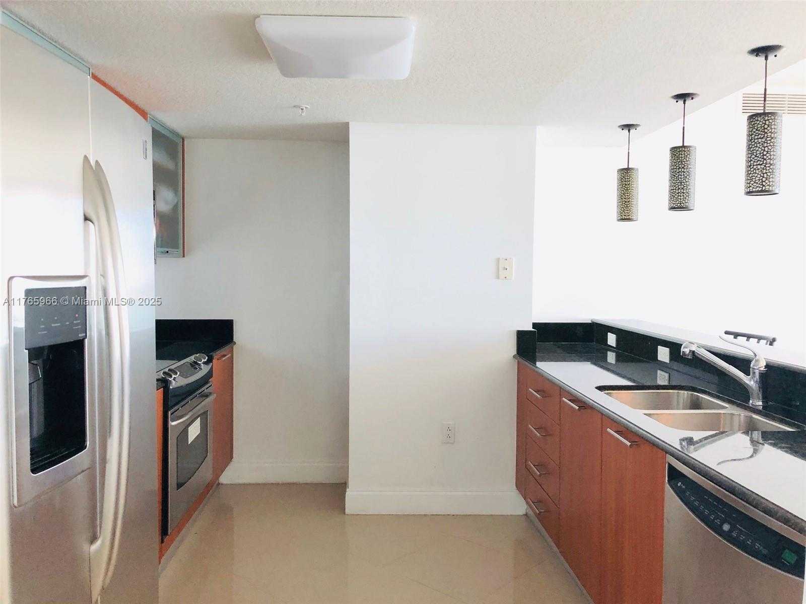 Small Image of 1800 NORTH BAYSHORE DR #3205, Miami Number 3