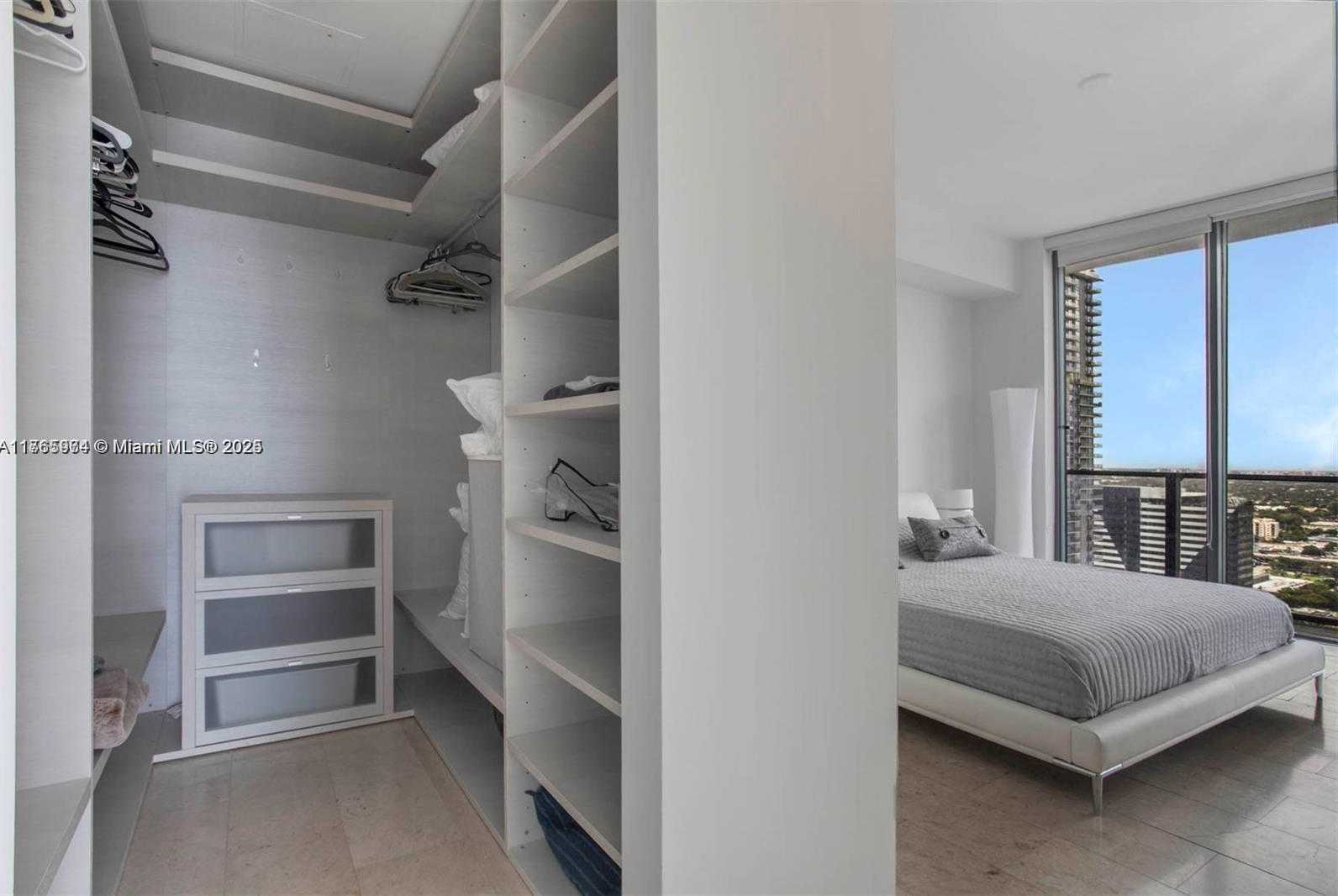 Small Image of 68 SOUTH EAST 6TH ST #2412, Miami Number 10
