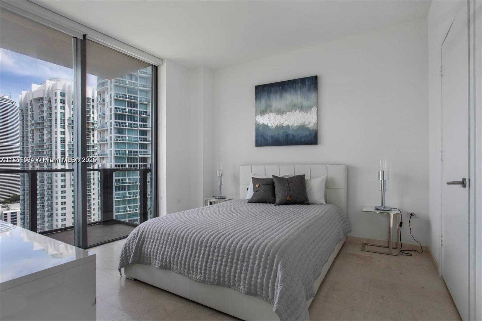 Small Image of 68 SOUTH EAST 6TH ST #2412, Miami Number 12