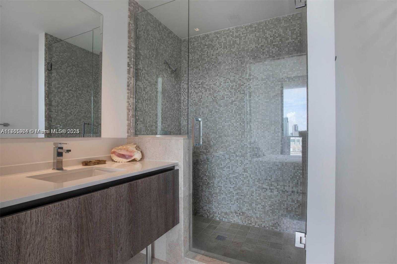 Small Image of 68 SOUTH EAST 6TH ST #2412, Miami Number 13
