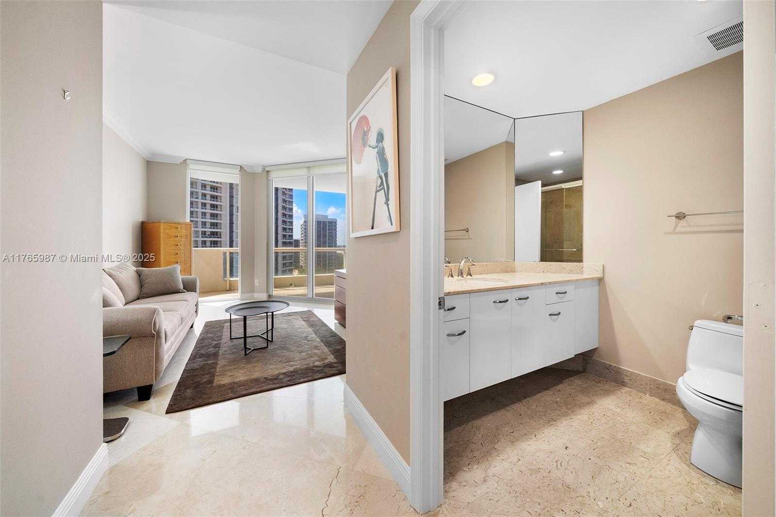 Small Image of 21200 POINT PL #1203, Aventura Number 31