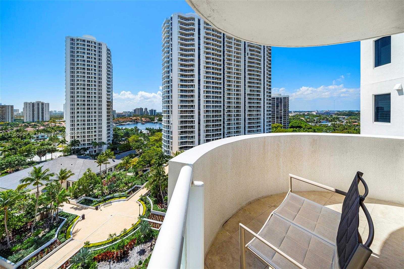 Small Image of 21200 POINT PL #1203, Aventura Number 36