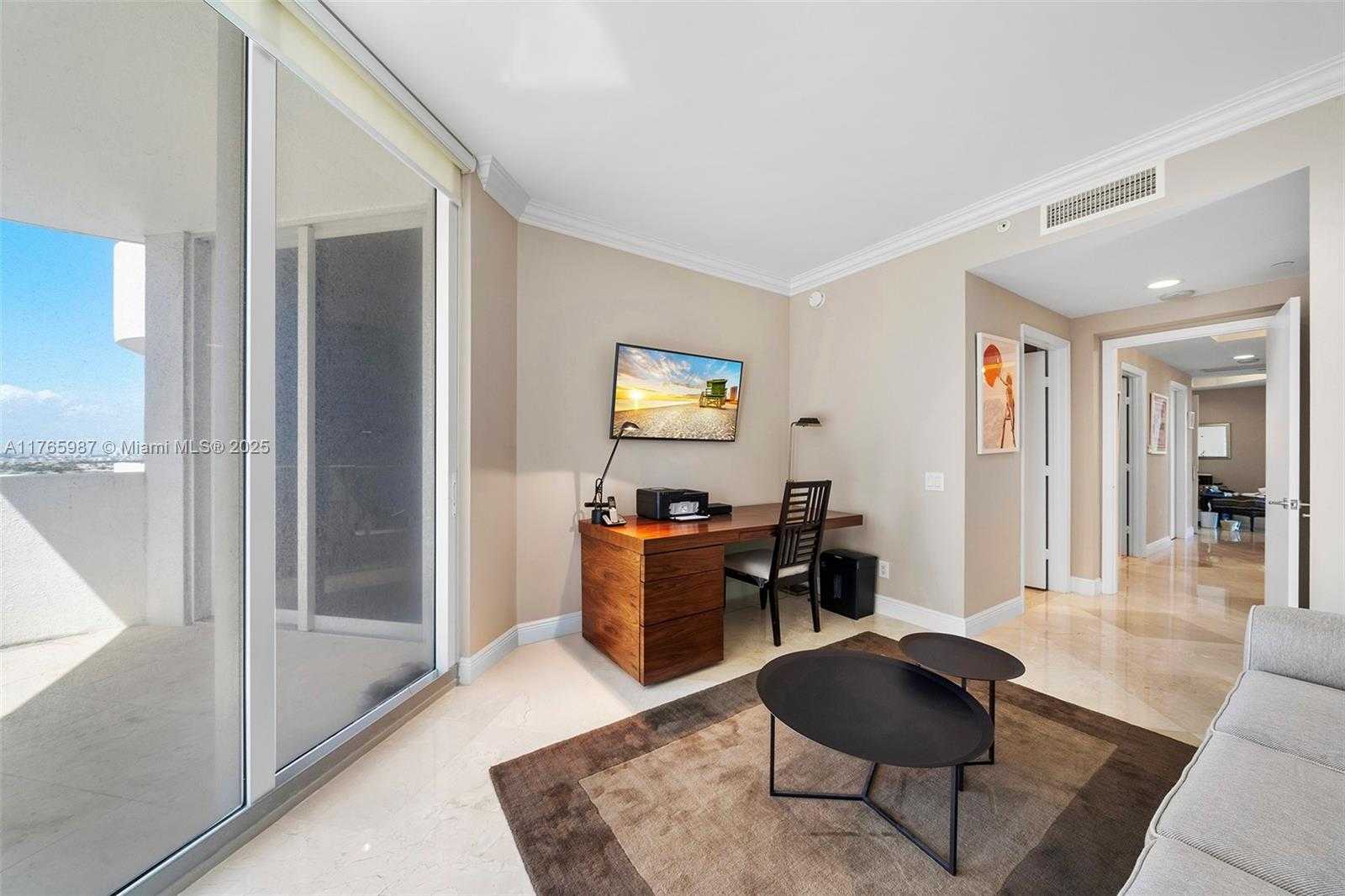 Small Image of 21200 POINT PL #1203, Aventura Number 37