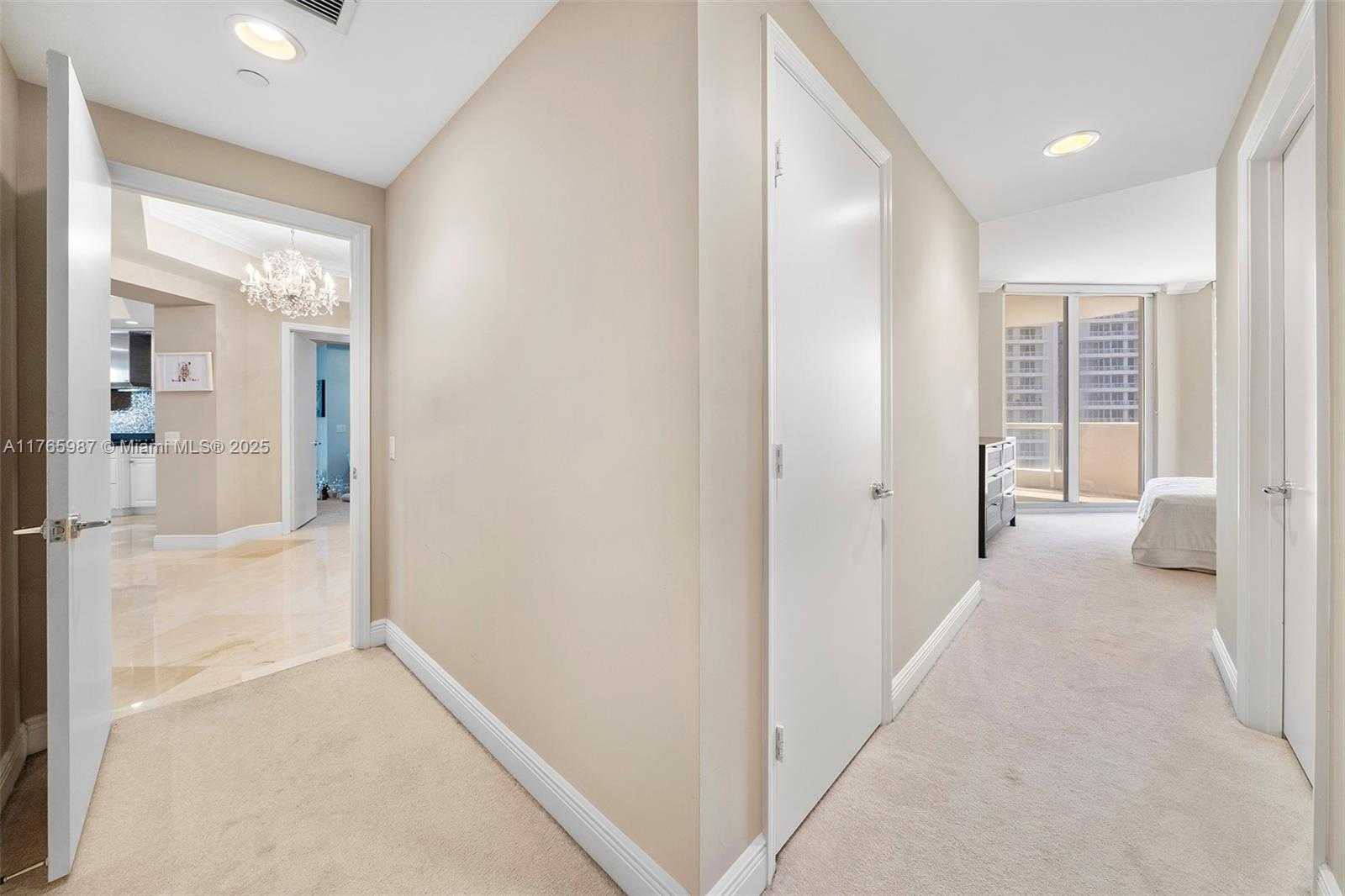 Small Image of 21200 POINT PL #1203, Aventura Number 39