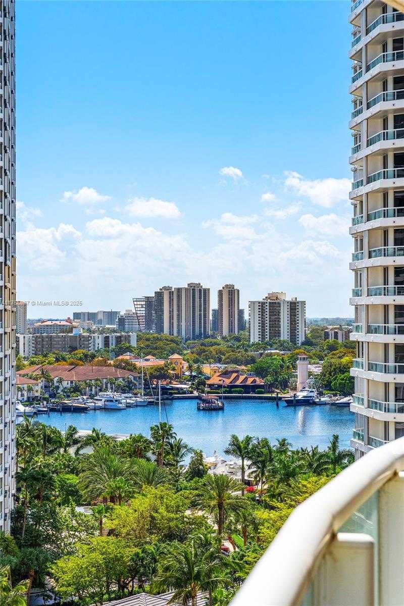 Small Image of 21200 POINT PL #1203, Aventura Number 4