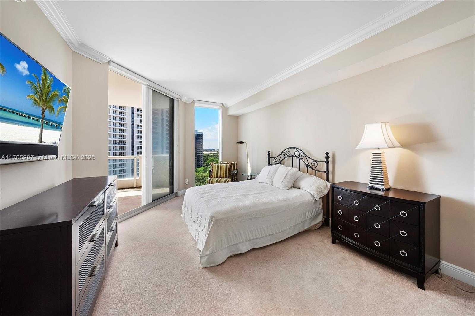 Small Image of 21200 POINT PL #1203, Aventura Number 42