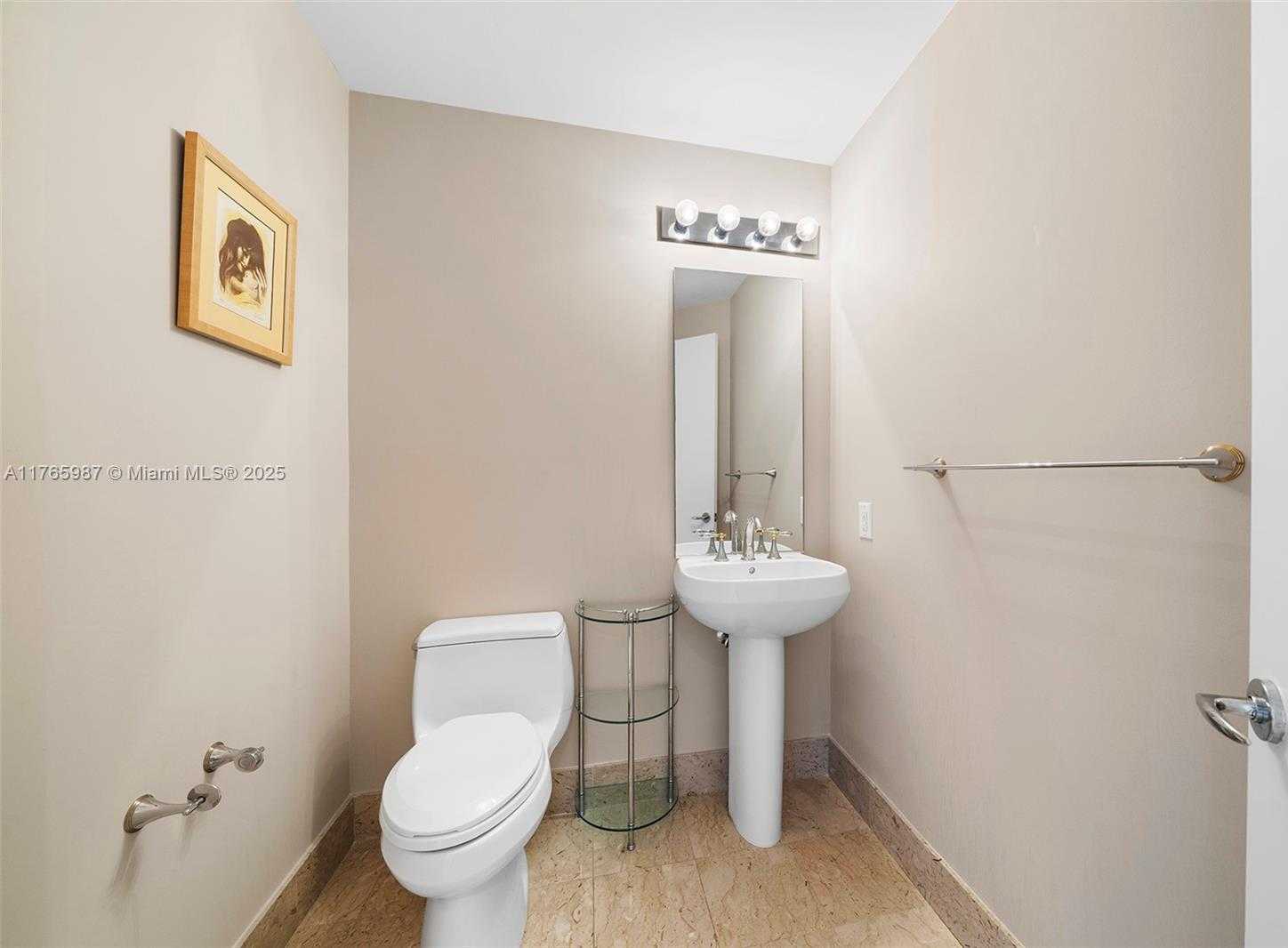 Small Image of 21200 POINT PL #1203, Aventura Number 45