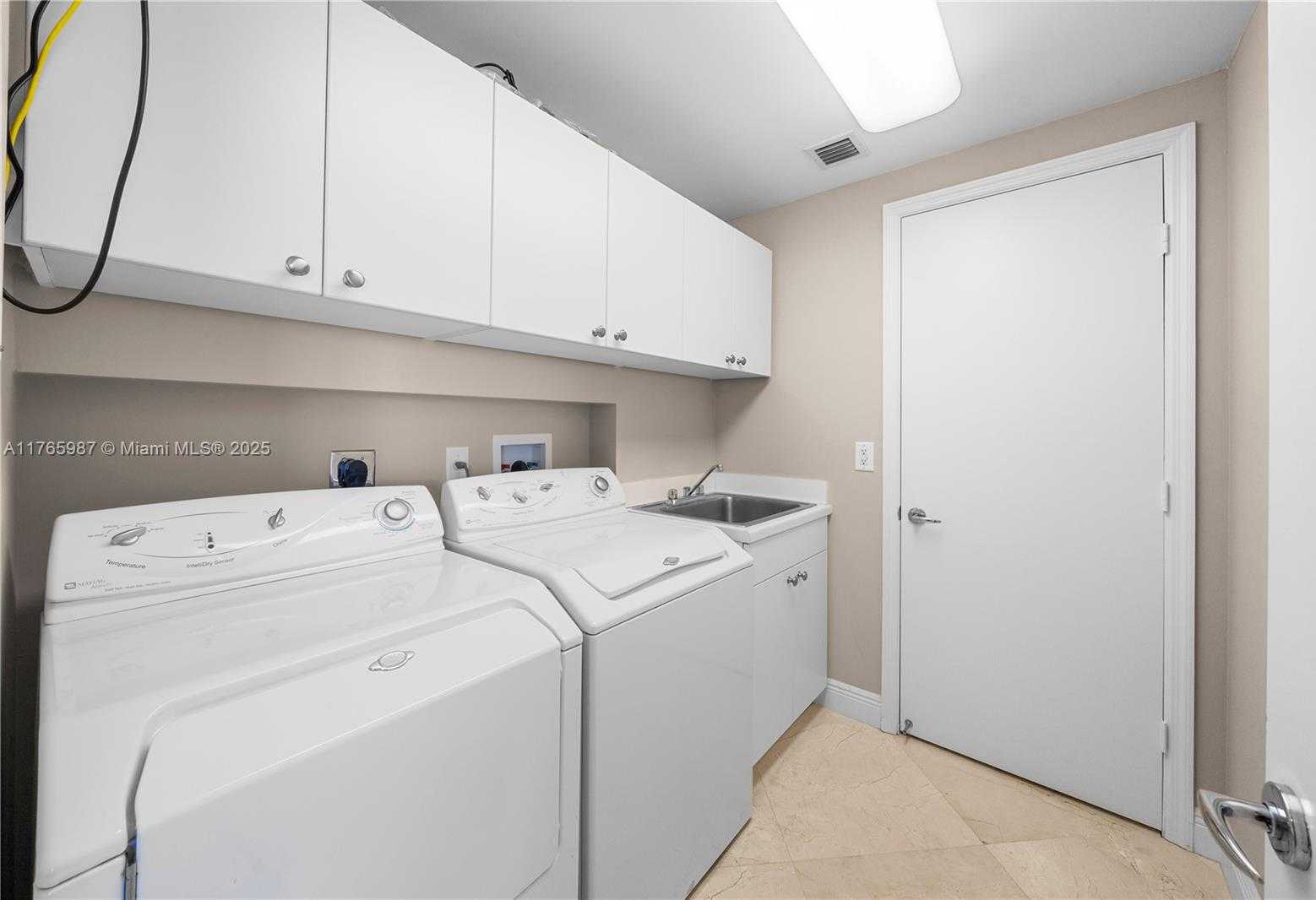 Small Image of 21200 POINT PL #1203, Aventura Number 47