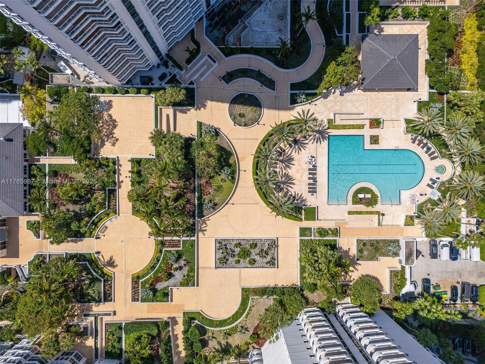 Small Image of 21200 POINT PL #1203, Aventura Number 53