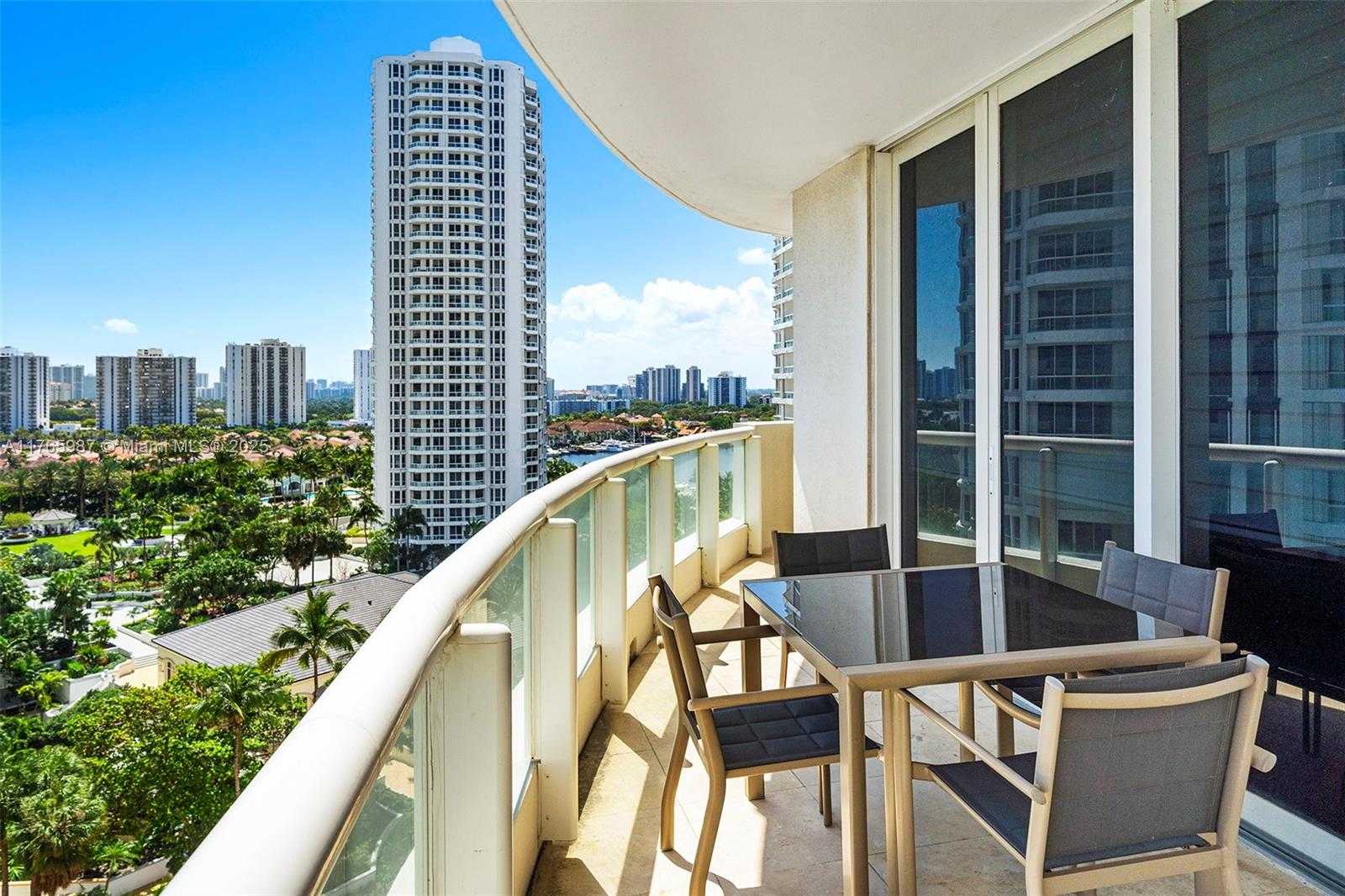 Small Image of 21200 POINT PL #1203, Aventura Number 7